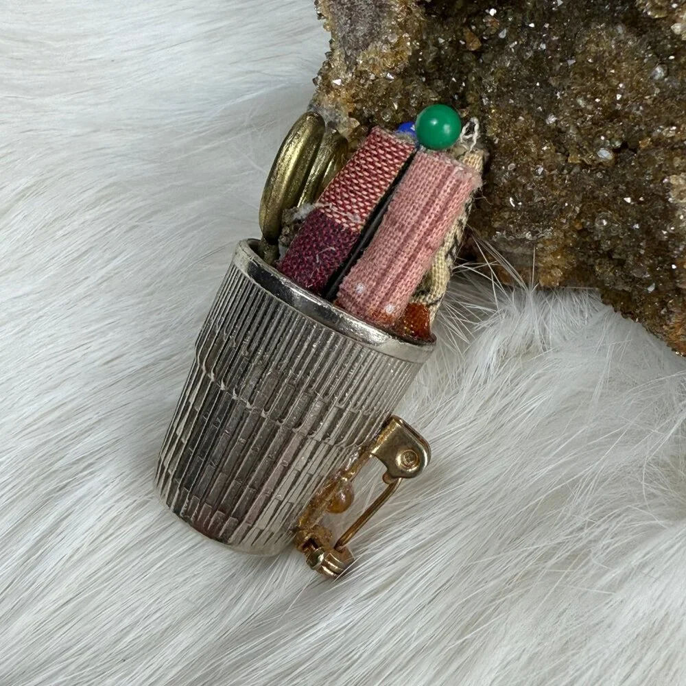 Just Jennifer Thimble Brooch Sewing Fabric Cute Seamstress Pin - Picture 2 of 3